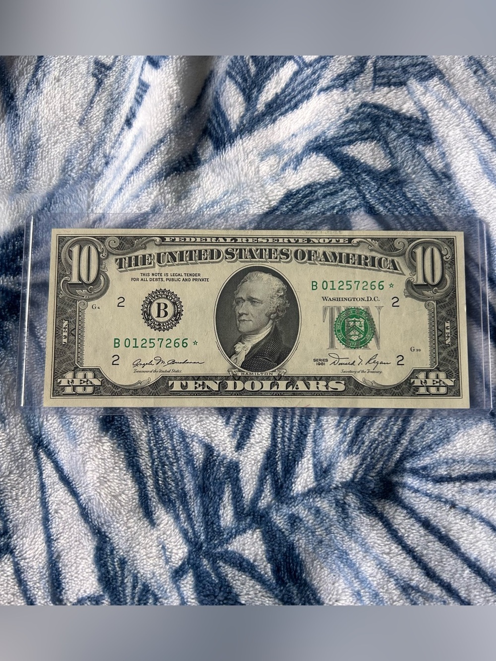 Series 1981 $10 Star Note Federal Reserve Note - New York B - Crisp UNC/AU